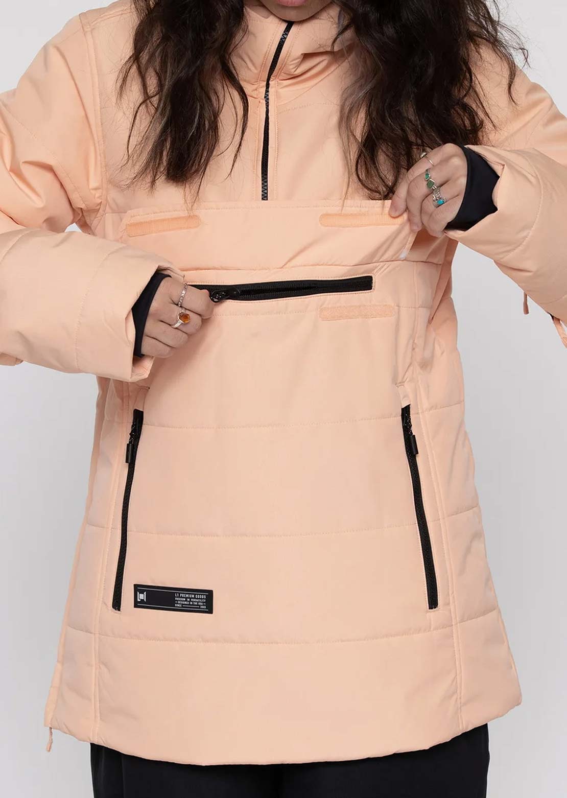 L1 Women&#39;s Snowblind Jacket Almost Apricot