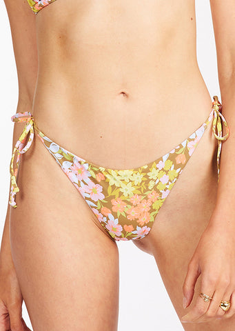 Top Reasons to try a Thong Bikini This Summer – Pure Bliss Bikinis
